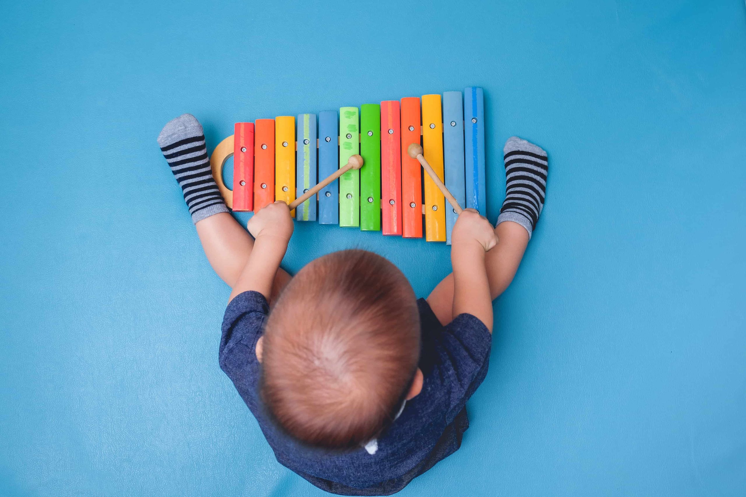 éveil musical bébé