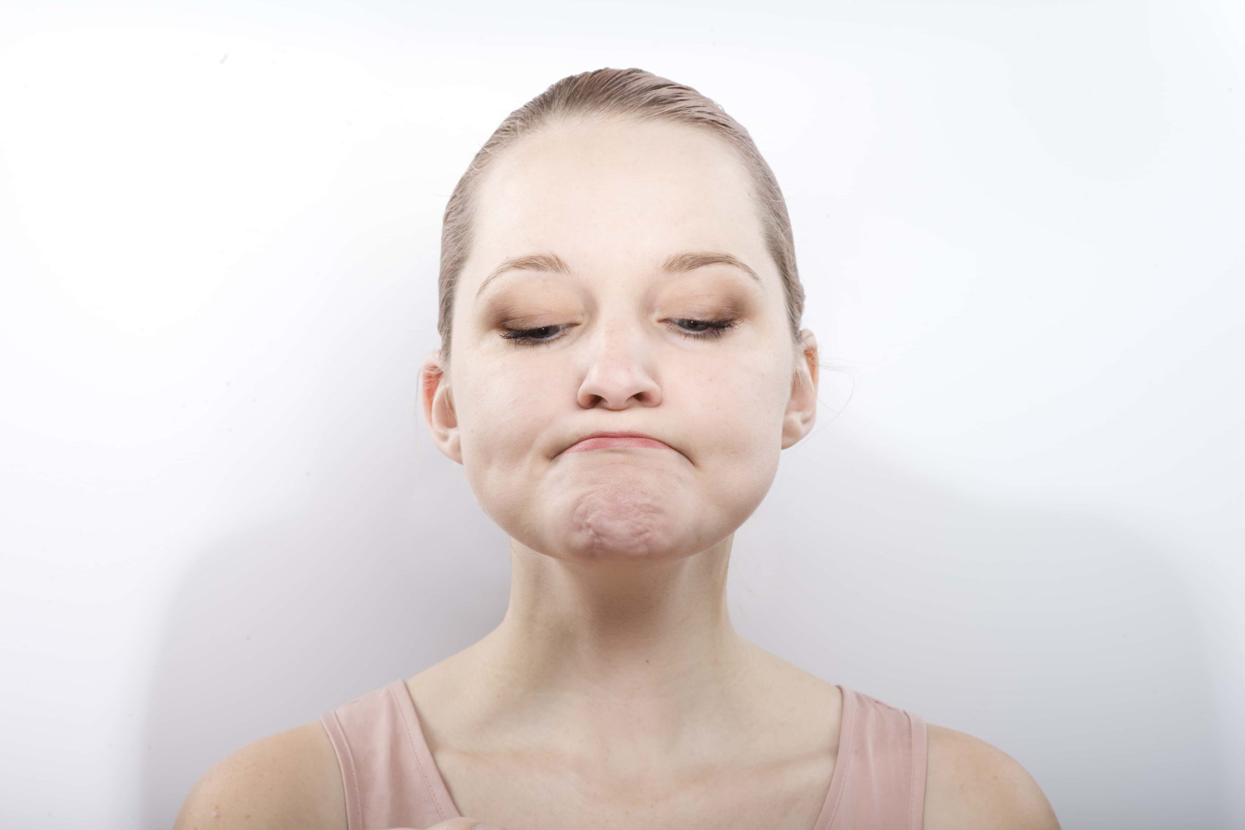 exercices yoga du visage menton