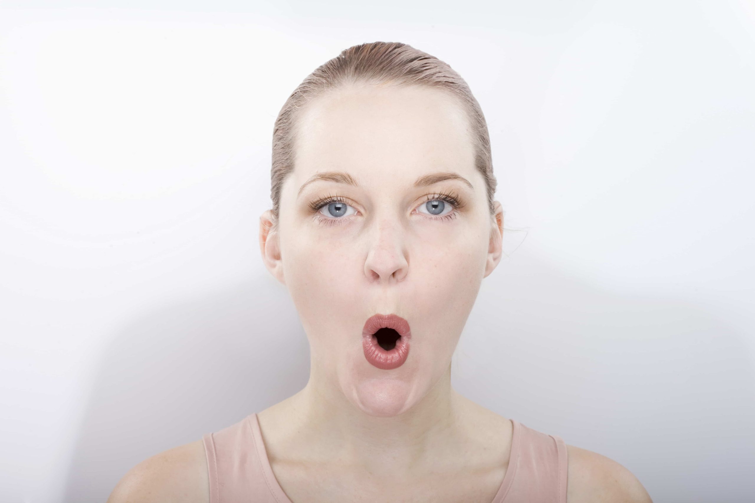 exercices yoga visage ovale