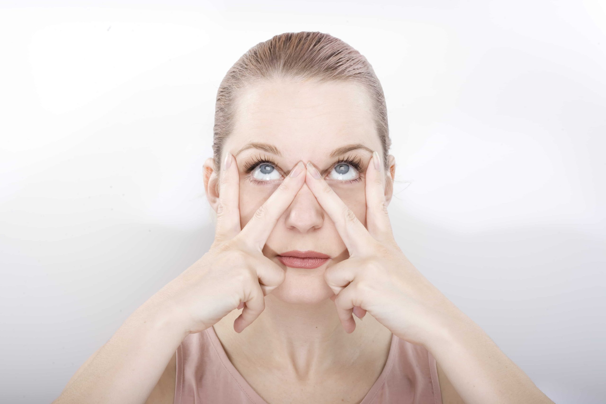 exercices yoga du visage yeux