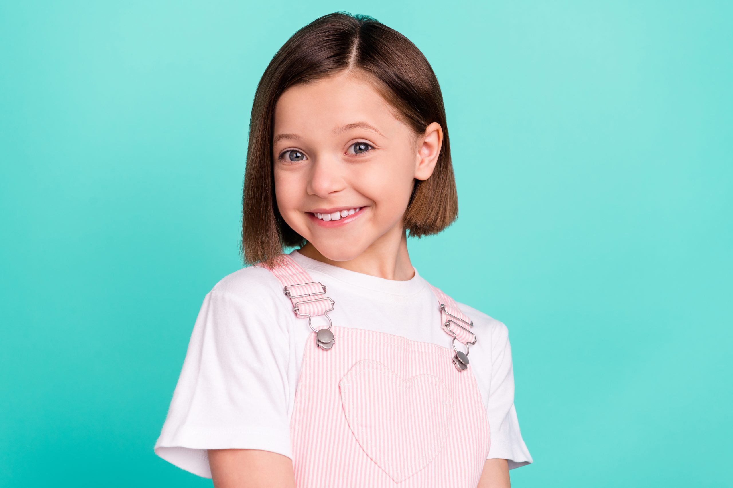 Coiffure petite fille cheveux bouclés : nos idées ! 