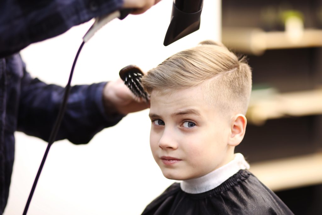 Coupe de Cheveux Enfant Garçon : 9 Idées et Exemples ! - CFA Espace